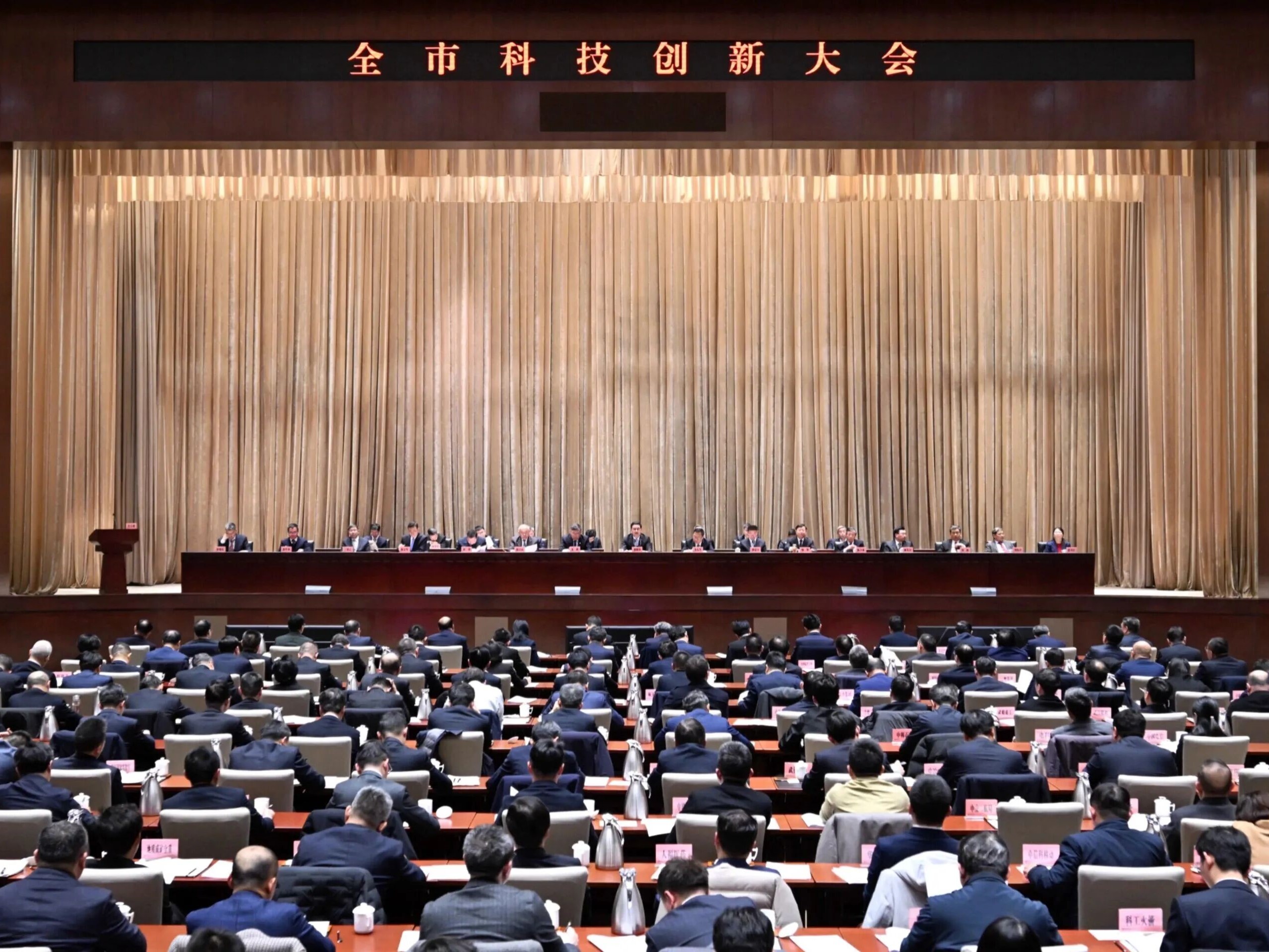 武汉新春第一会上 市委书记盛阅春强调要大力发展校友经济